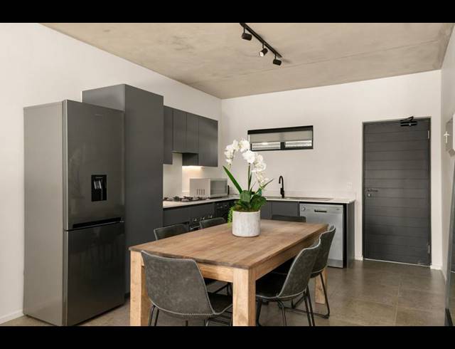 1 BEDROOM APARTMENT FOR SALE IN HYDE PARK